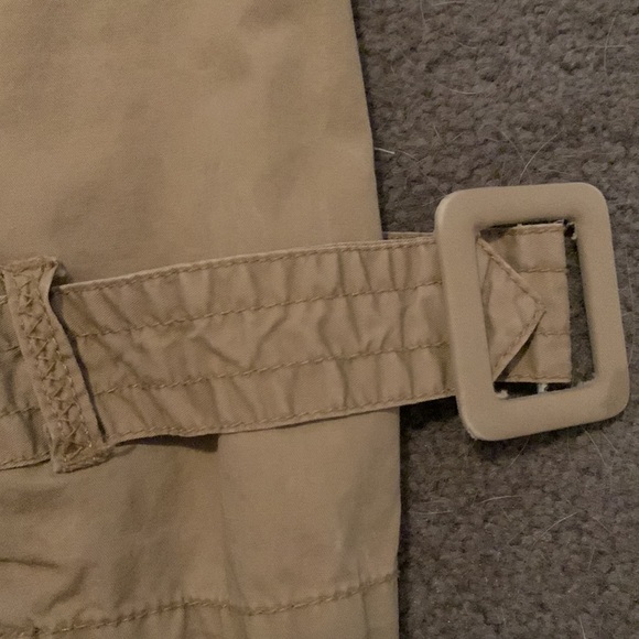 Tan Trench Coat 🧥 - Picture 4 of 4